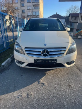 Mercedes-Benz B 180, снимка 1