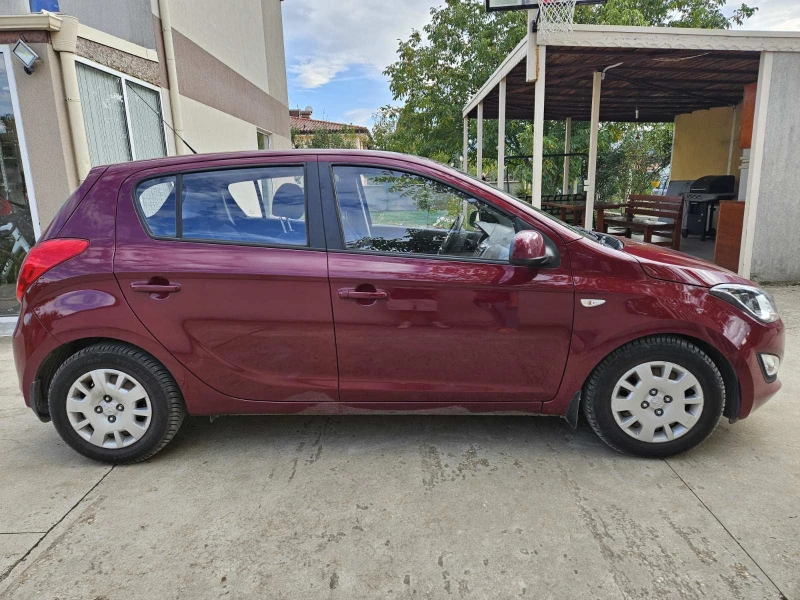 Hyundai I20, снимка 2 - Автомобили и джипове - 47358059