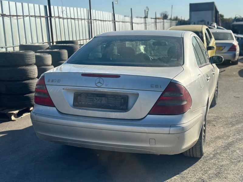 Mercedes-Benz E 270 На части, снимка 4 - Автомобили и джипове - 47947321