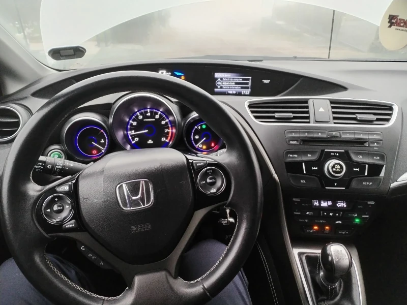 Honda Civic 1.8 I-vtec , снимка 11 - Автомобили и джипове - 48539504