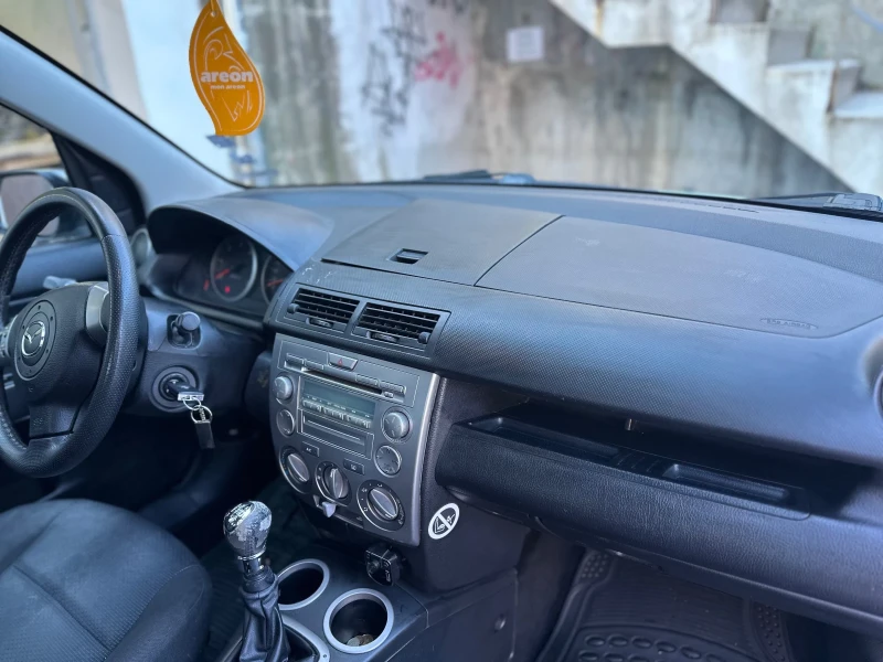 Mazda 2, снимка 9 - Автомобили и джипове - 48558253