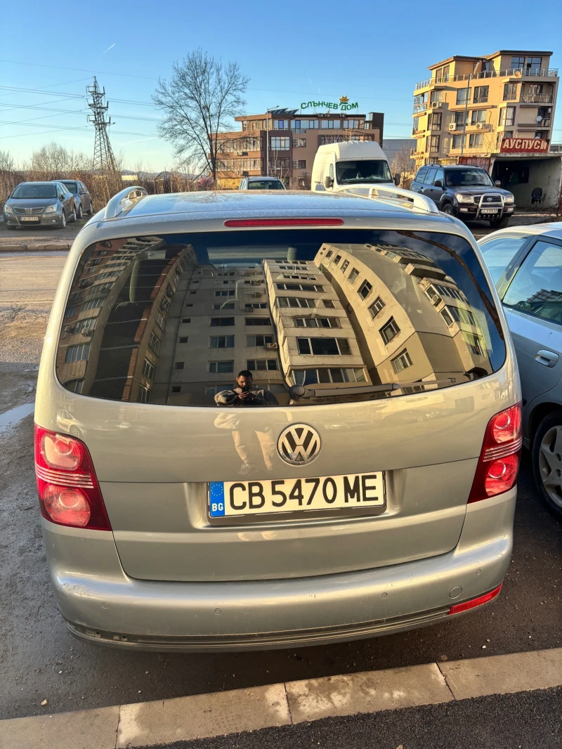 VW Touran TFSI, снимка 2 - Автомобили и джипове - 48854543