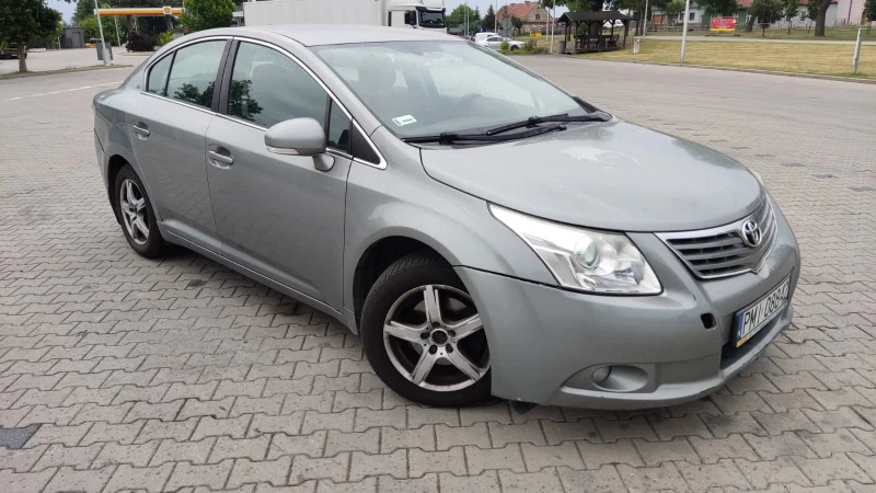 Toyota Avensis D-4-D седан, снимка 3 - Автомобили и джипове - 49514096