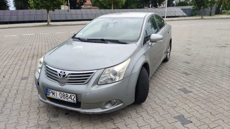 Toyota Avensis D-4-D седан, снимка 8 - Автомобили и джипове - 49514096