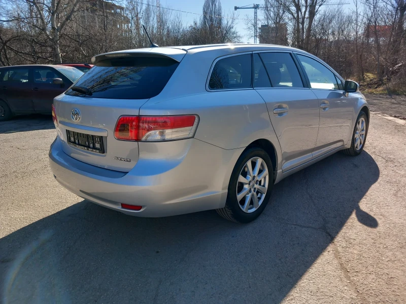 Toyota Avensis 2.0 i, снимка 5 - Автомобили и джипове - 49541753