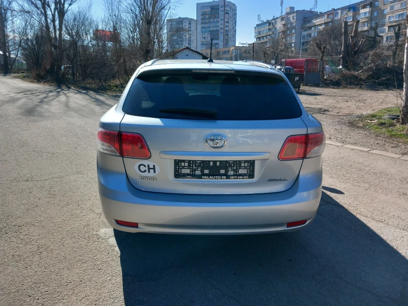 Toyota Avensis 2.0 i, снимка 6 - Автомобили и джипове - 49541753