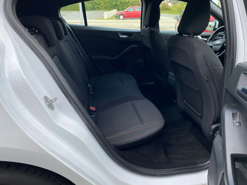 Ford Focus 2.0/150/ST-LINE/360/NAVI/E126, снимка 12 - Автомобили и джипове - 50287796