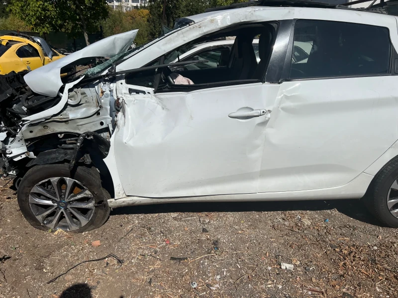 Renault Zoe R135, снимка 2 - Автомобили и джипове - 51822162