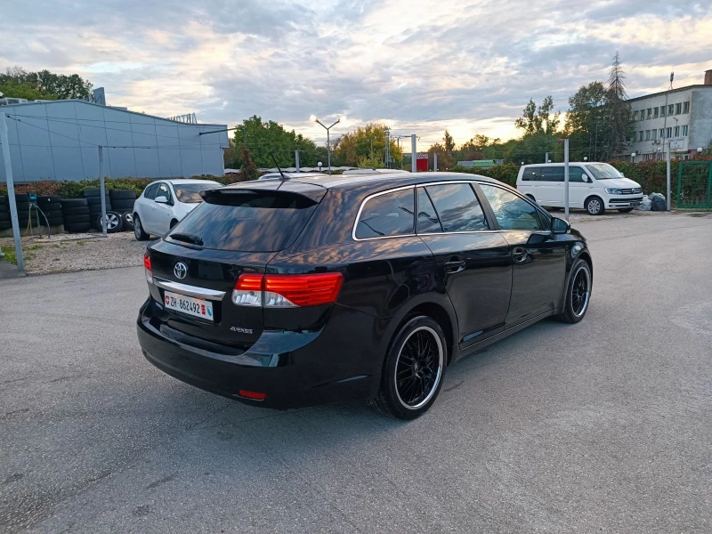 Toyota Avensis 2.0i-152кс-ШВЕЙЦАРИЯ-РЪЧКА-6ск-KEYLESS-NAVI, снимка 3 - Автомобили и джипове - 51955363