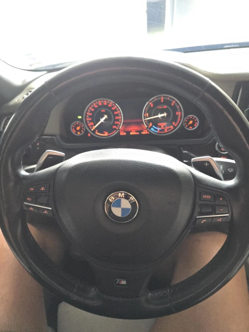 BMW 750 d xDdrive, снимка 8 - Автомобили и джипове - 52310477