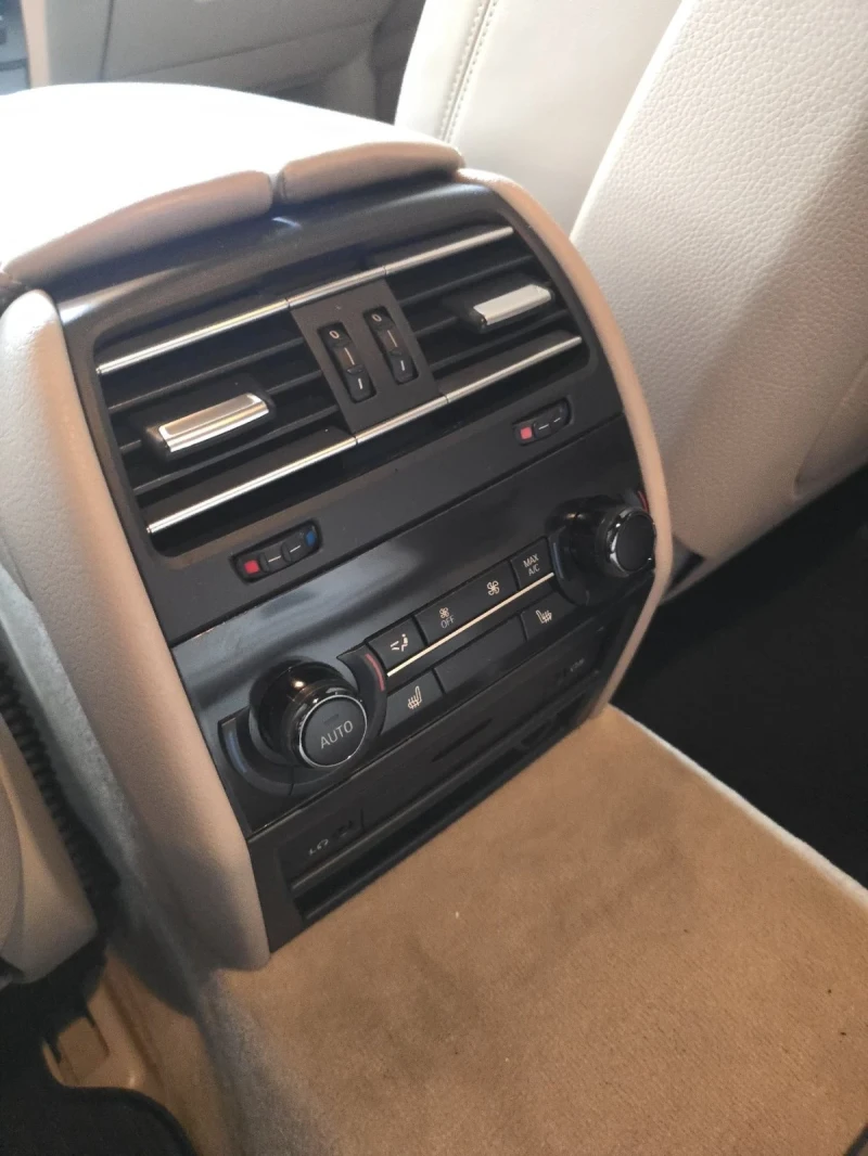 BMW 750 d xDdrive, снимка 6 - Автомобили и джипове - 52310477