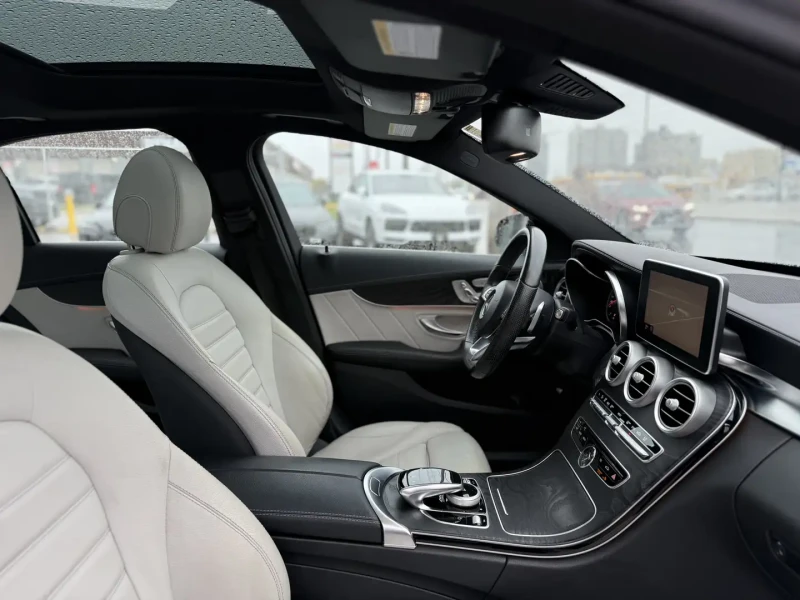 Mercedes-Benz C 400 AMG, BURMESTER, PANORAMA, KEYLESS, NAPPA, 4MATIC, снимка 12 - Автомобили и джипове - 52523437