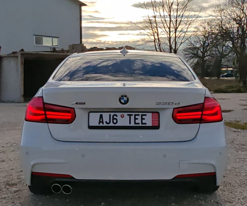 BMW 330 XDrive* M-Pack* KeyLess* Navi* Led* Bluetooth, снимка 12 - Автомобили и джипове - 52916525