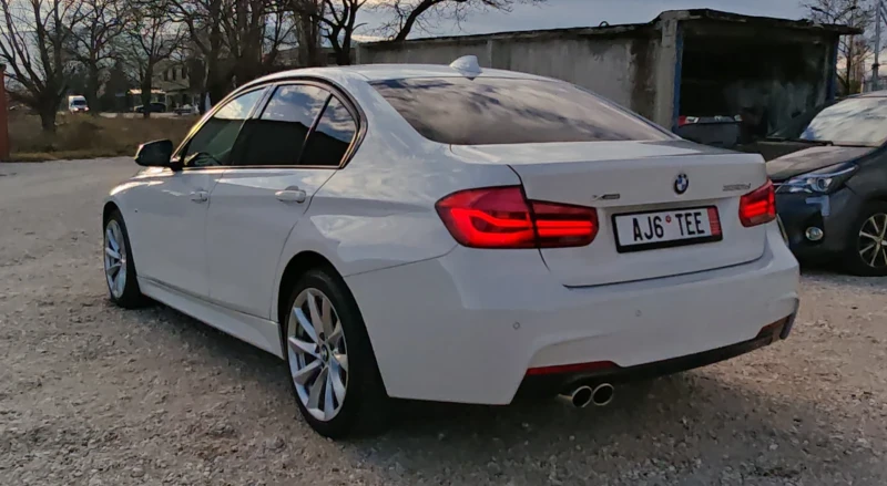 BMW 330 XDrive* M-Pack* KeyLess* Navi* Led* Bluetooth, снимка 3 - Автомобили и джипове - 52916525