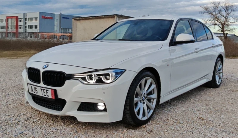 BMW 330 XDrive* M-Pack* KeyLess* Navi* Led* Bluetooth