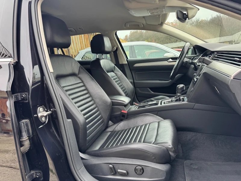 VW Passat 2.0TDI VIRTUAL DISTRONIC HIGHLINE, снимка 13 - Автомобили и джипове - 52867375