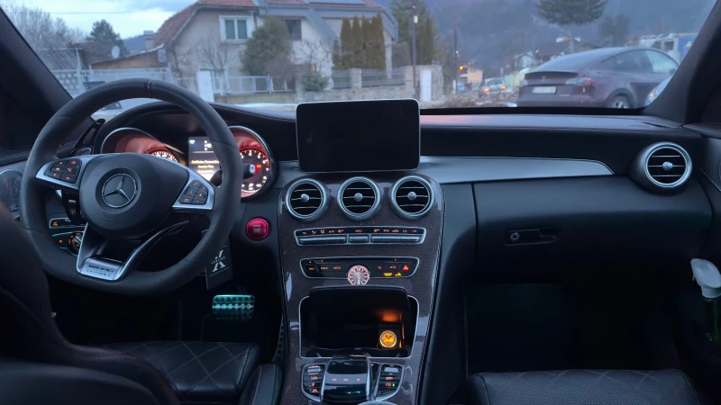 Mercedes-Benz C 63 AMG C 63 S Edition One, снимка 8 - Автомобили и джипове - 53373926