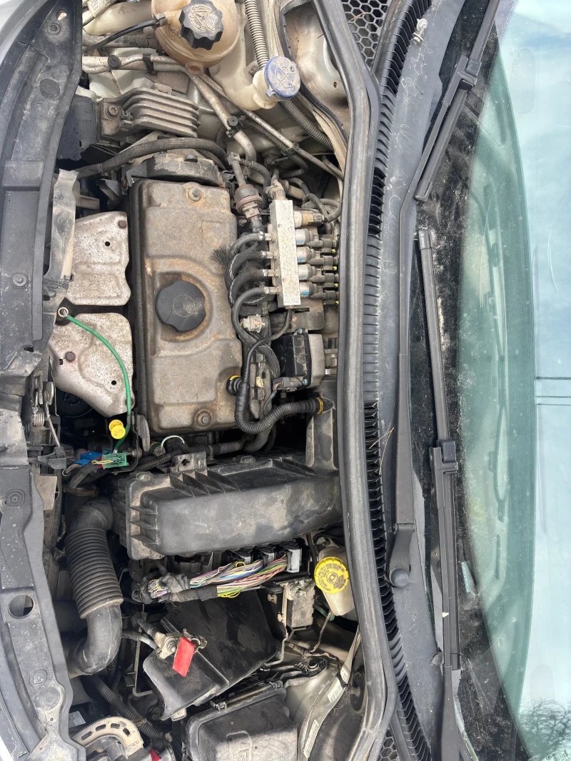Peugeot 206 За части 1.4 75кс, снимка 11 - Автомобили и джипове - 53530270