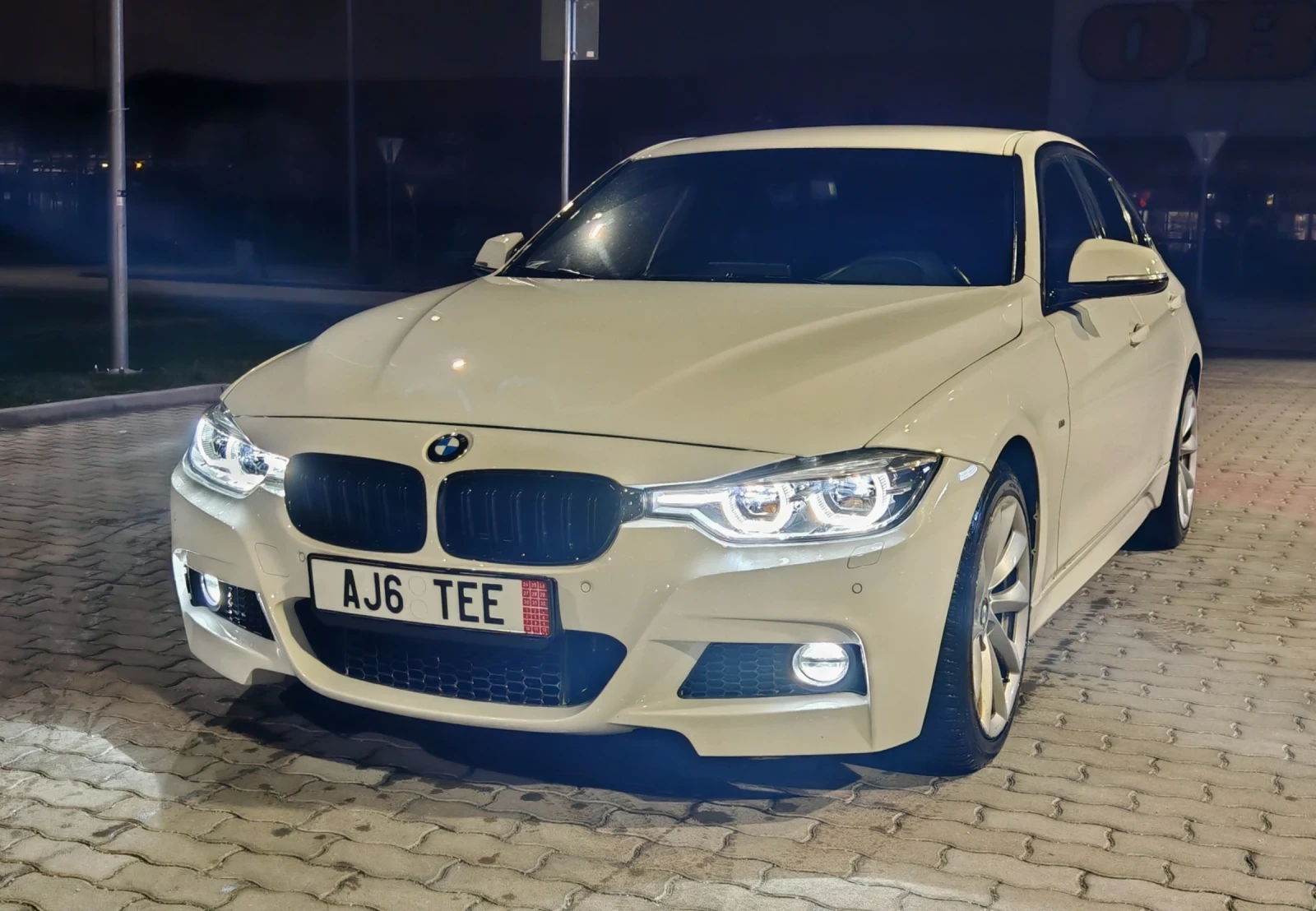 BMW 330 XDrive* M-Pack* KeyLess* Navi* Led* Bluetooth, снимка 1