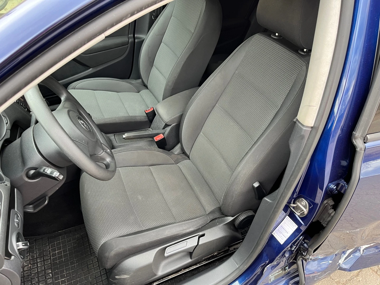 VW Golf 1.4TSI CAXA, снимка 12 - Автомобили и джипове - 47659891