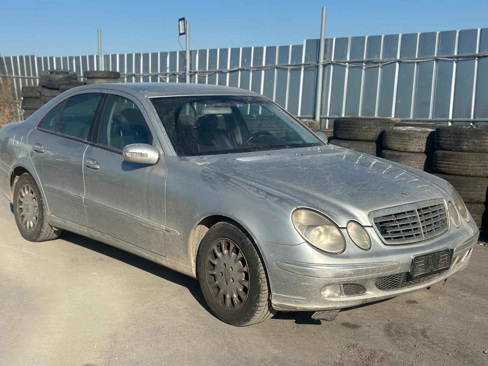 Mercedes-Benz E 270 На части - [1] 