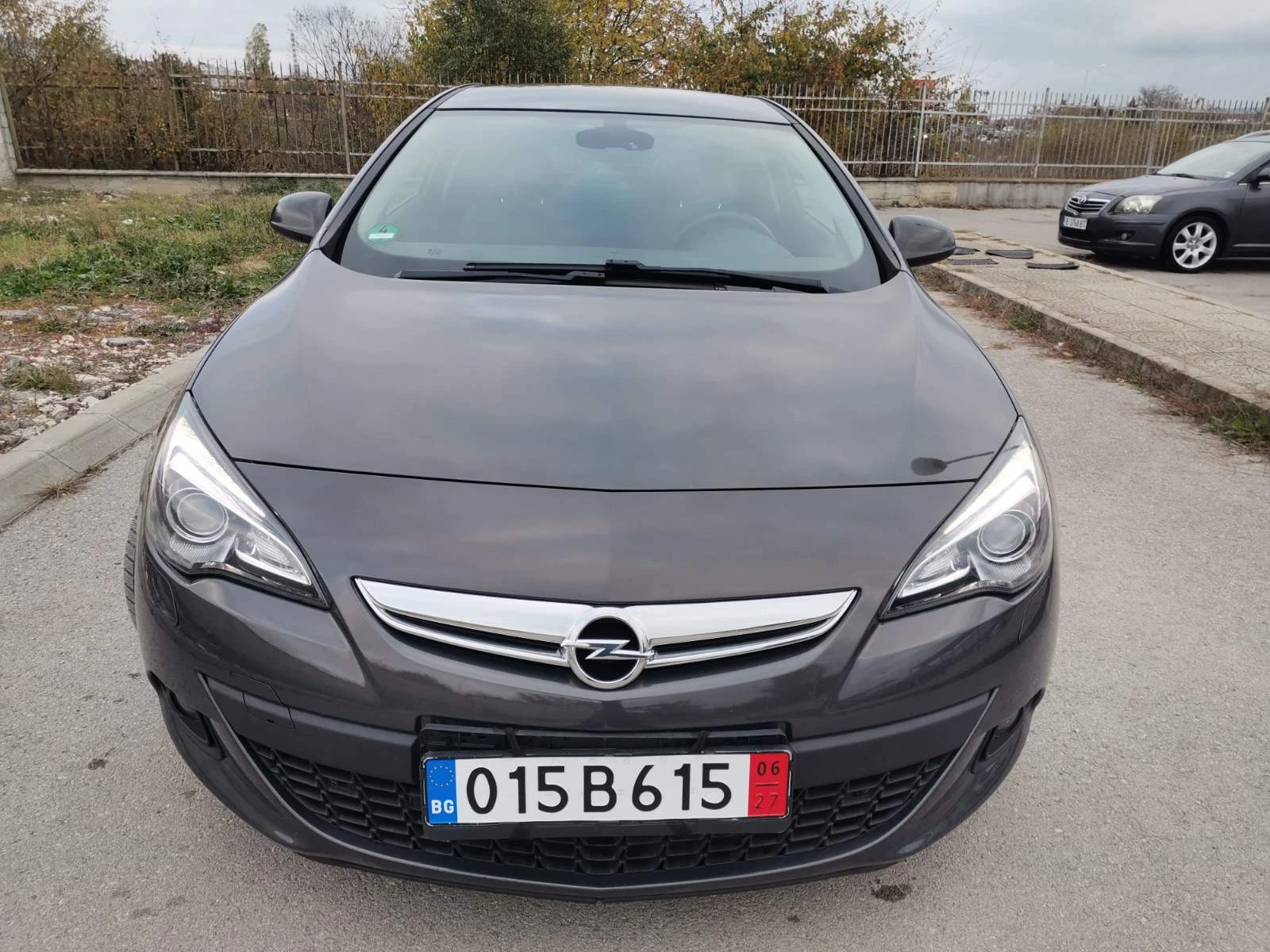 Opel Astra GTC* 1.4i* АВТОМАТ - изображение 2