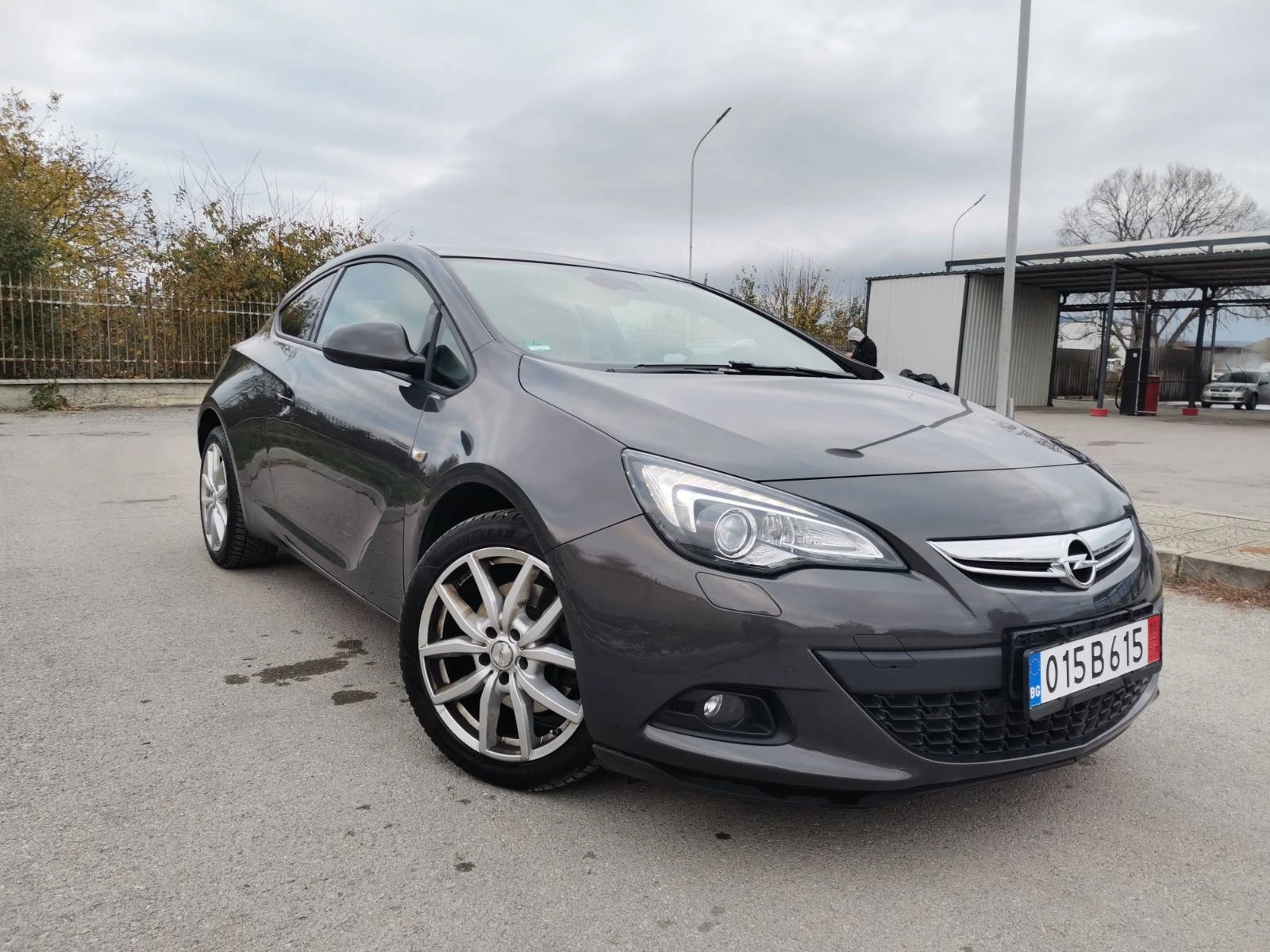 Opel Astra GTC* 1.4i* АВТОМАТ - изображение 3