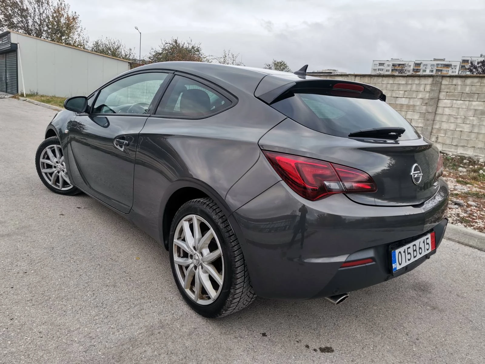 Opel Astra GTC* 1.4i* АВТОМАТ - изображение 4