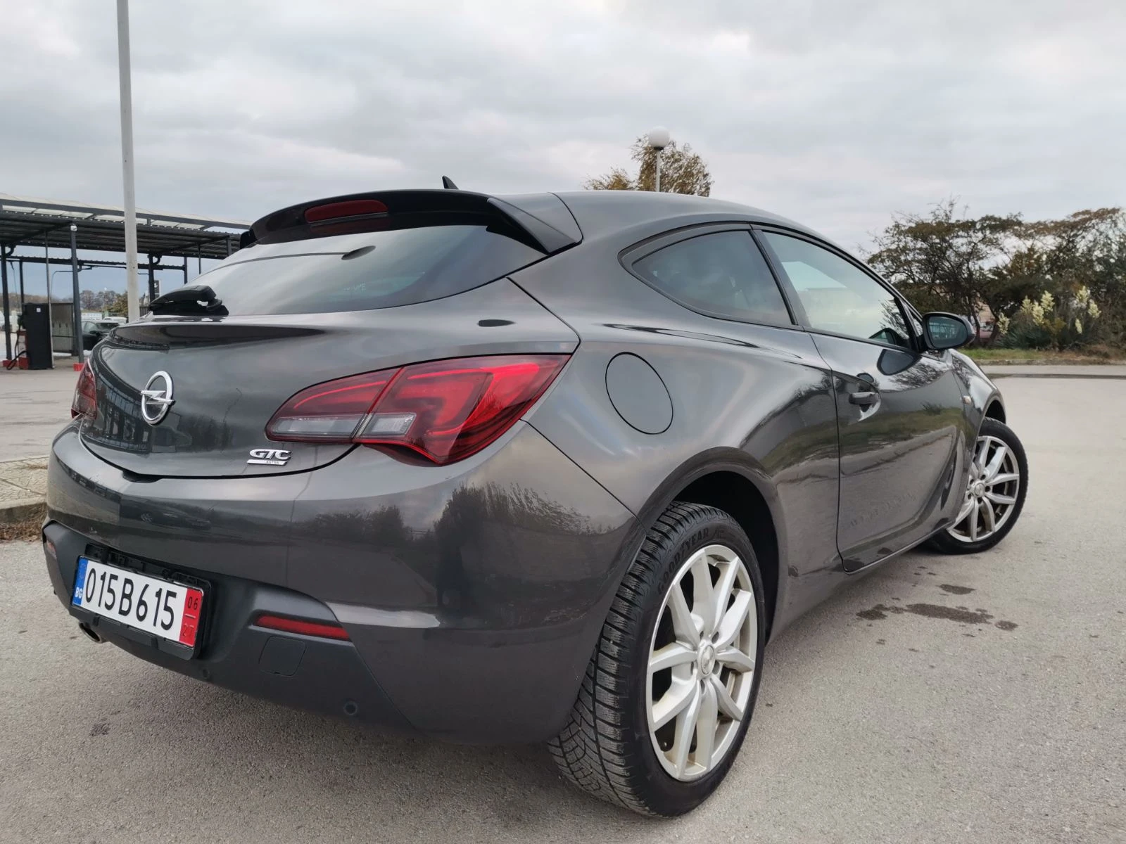 Opel Astra GTC* 1.4i* АВТОМАТ - изображение 6