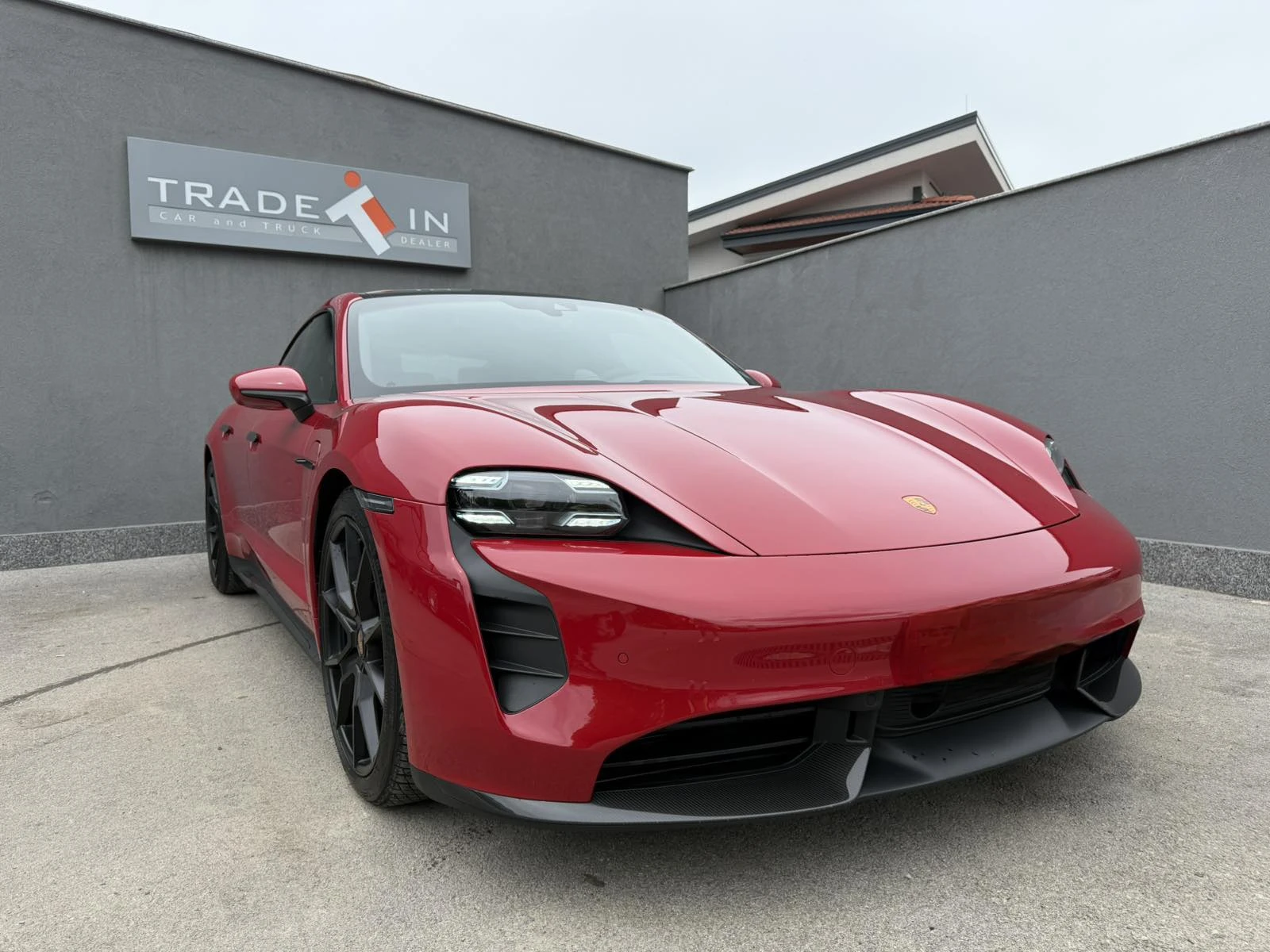 Porsche Taycan GTS - изображение 3