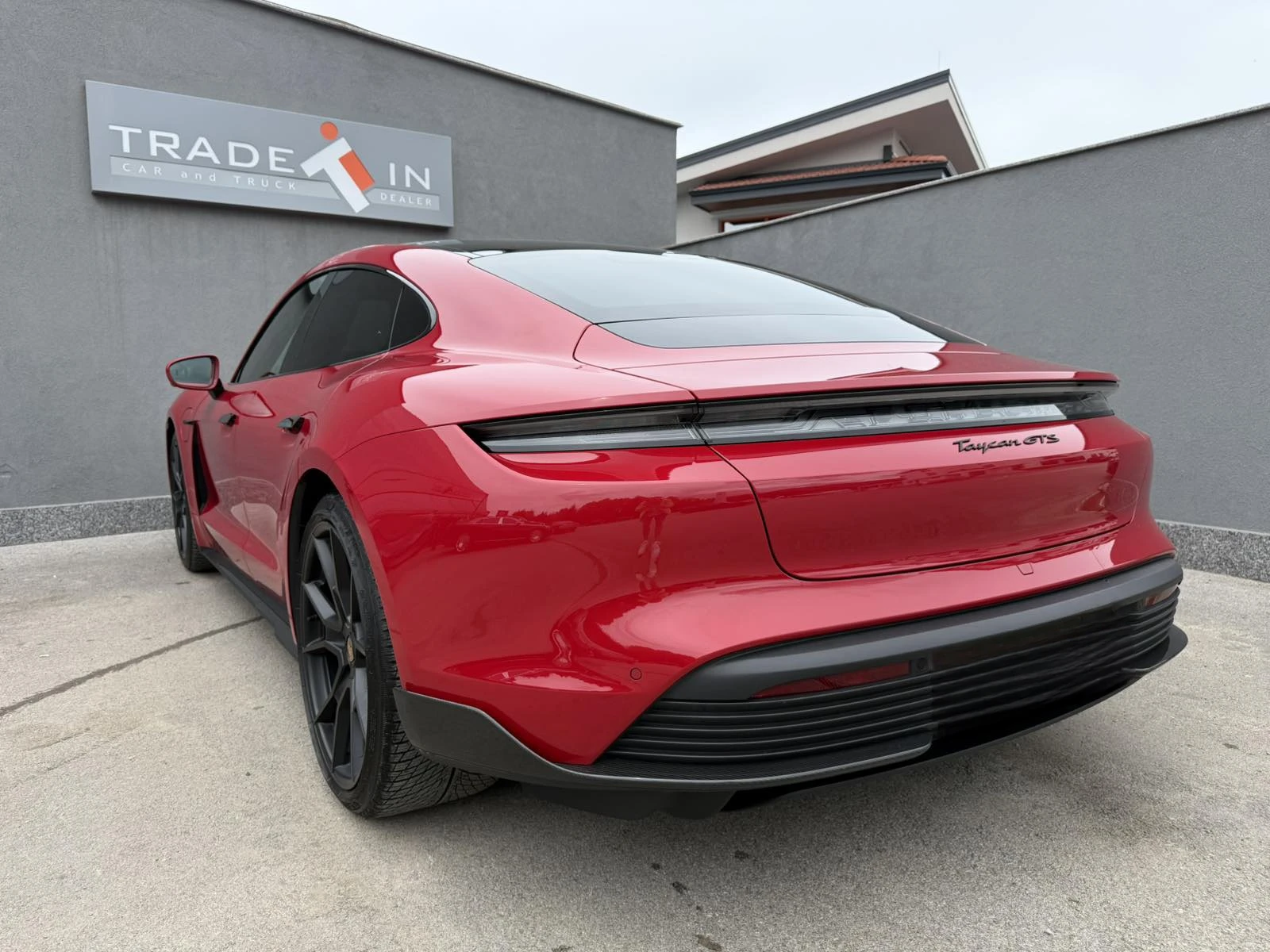 Porsche Taycan GTS - изображение 6