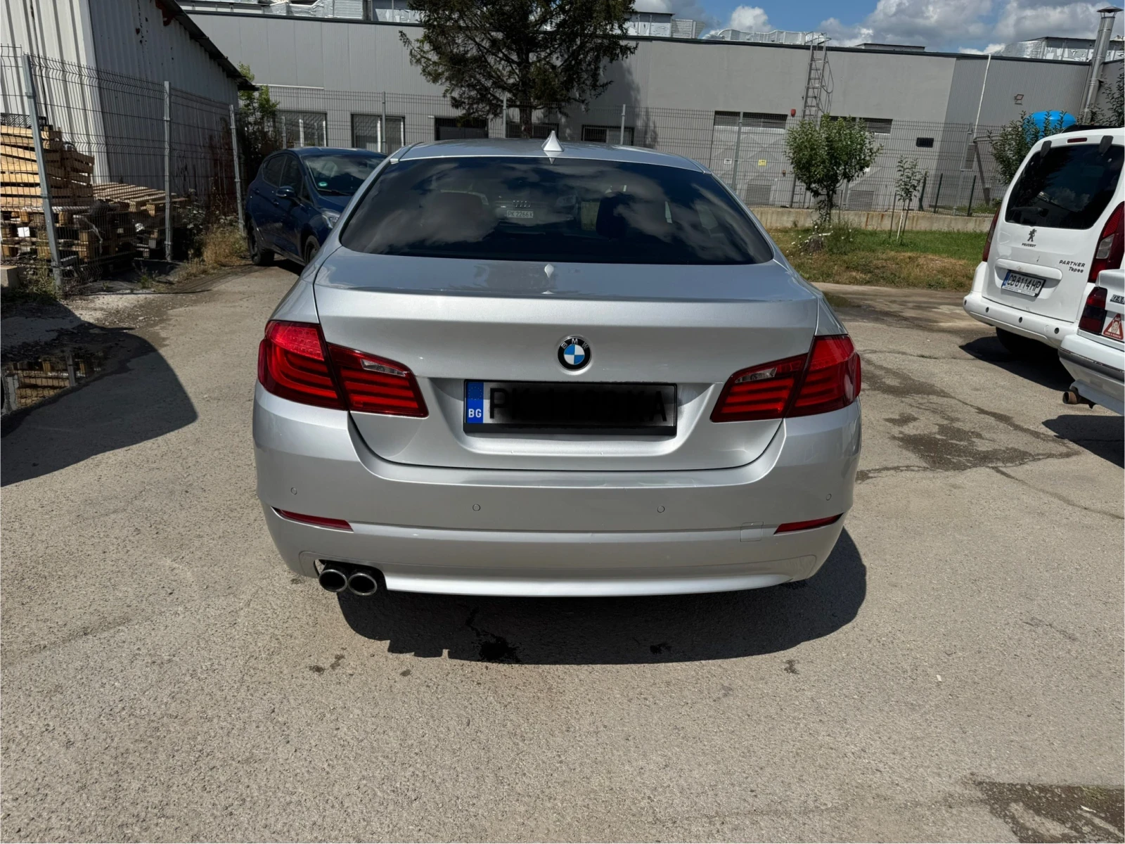 BMW 520 2.0D LUXURY * F10 - изображение 6
