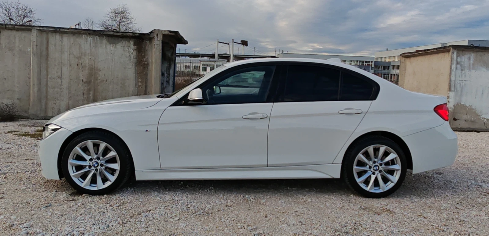 BMW 330 XDrive* M-Pack* KeyLess* Navi* Led* Bluetooth | Mobile.bg � ����������� 11
