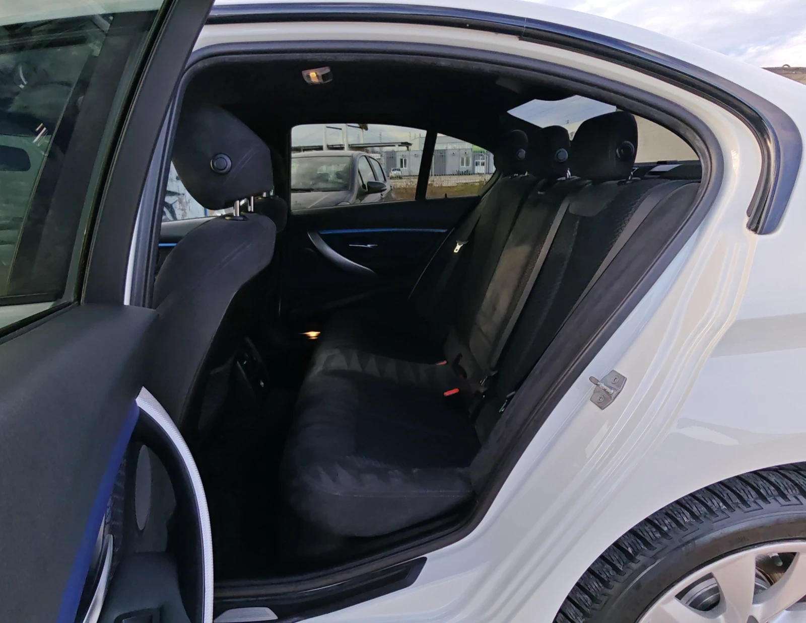 BMW 330 XDrive* M-Pack* KeyLess* Navi* Led* Bluetooth | Mobile.bg � ����������� 14