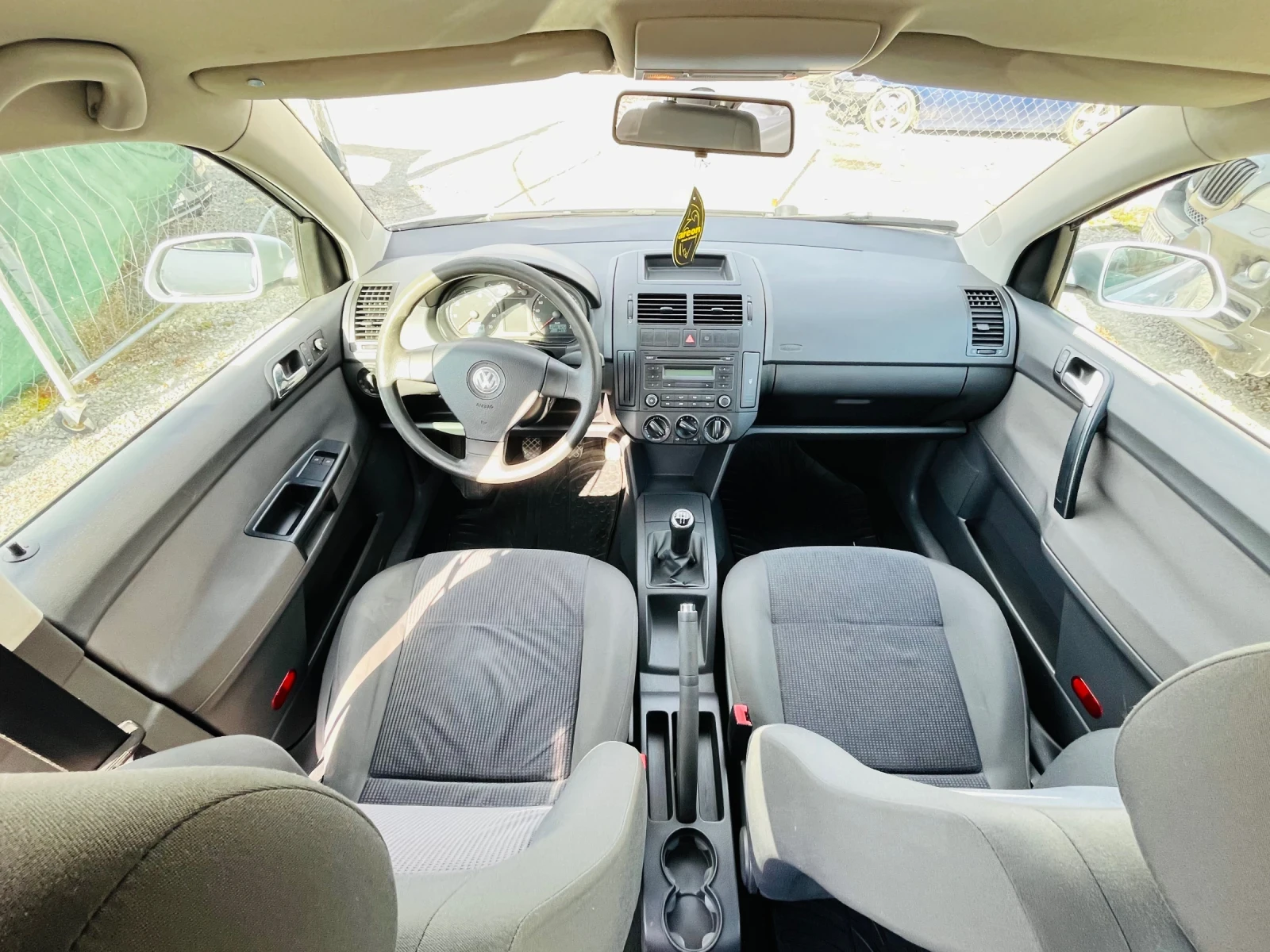 VW Polo 1.2 Бензин, снимка 11 - Автомобили и джипове - 53804765