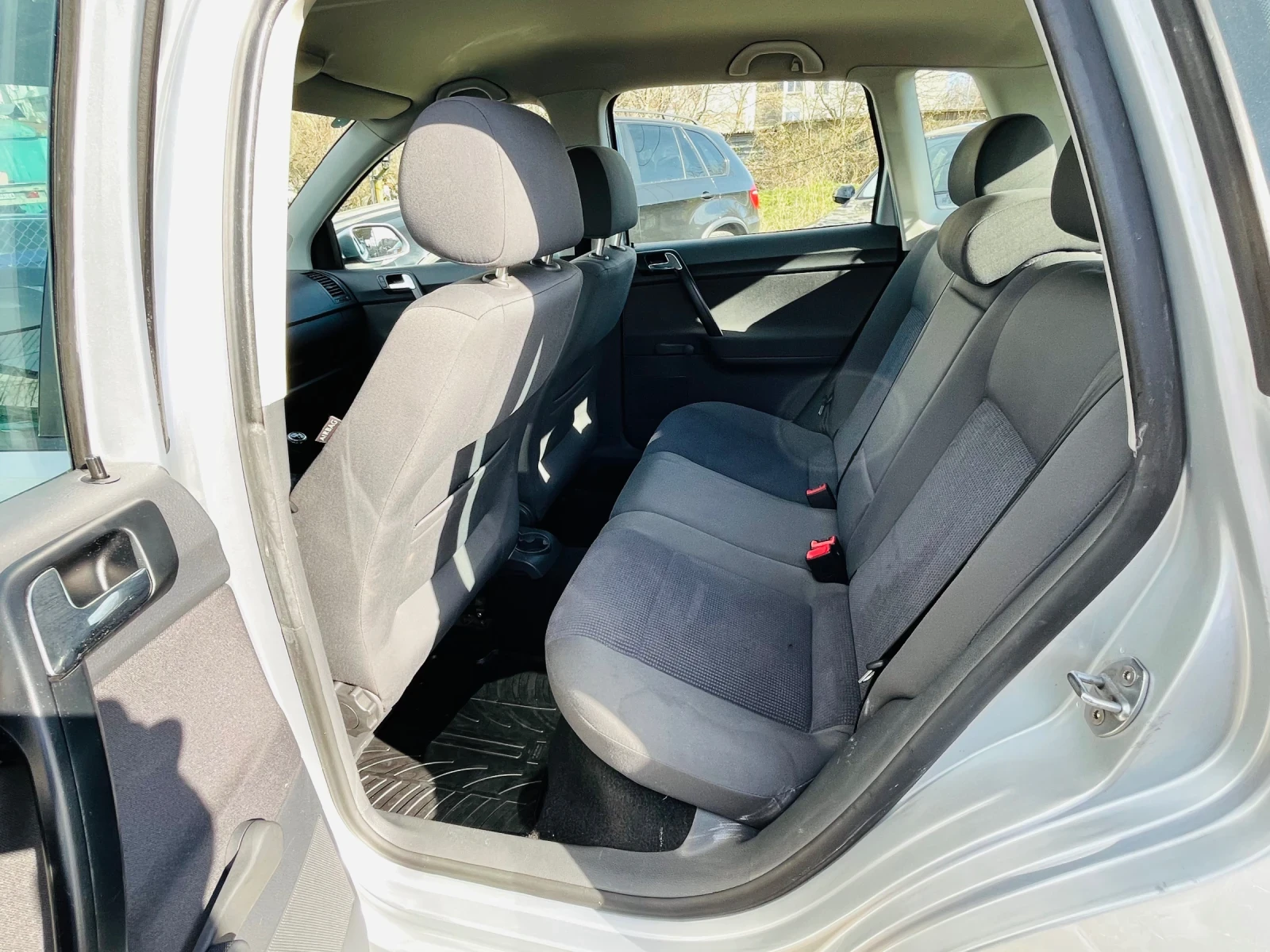 VW Polo 1.2 Бензин, снимка 10 - Автомобили и джипове - 53804765