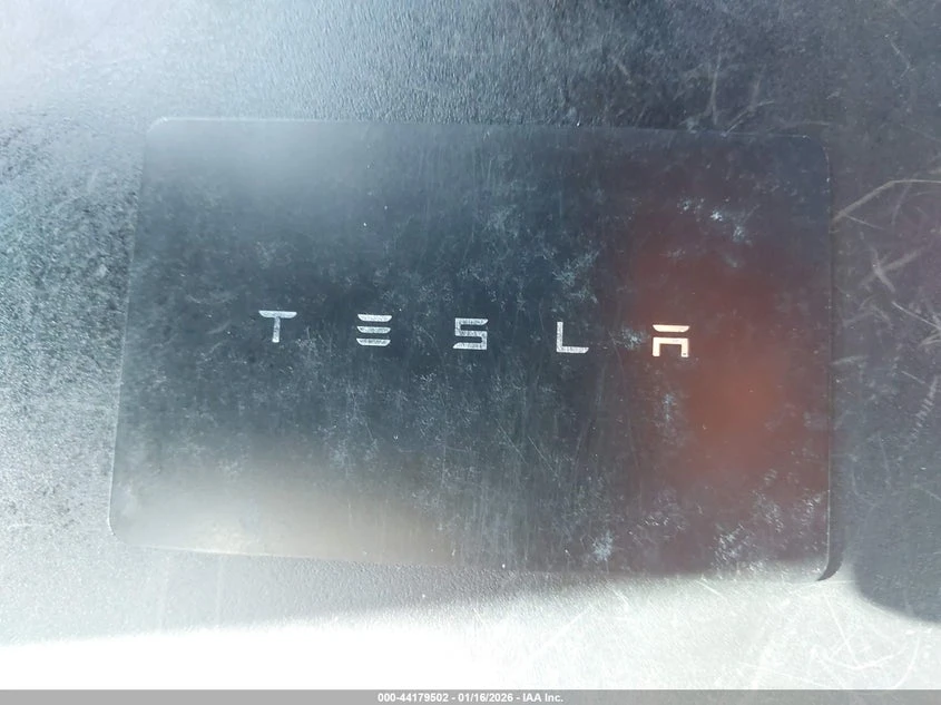 Tesla Cybertruck All-Wheel Drive, снимка 11 - Автомобили и джипове - 53934001