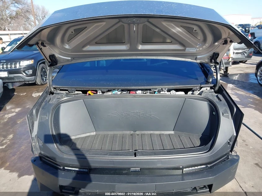 Tesla Cybertruck All-Wheel Drive, снимка 10 - Автомобили и джипове - 53934001