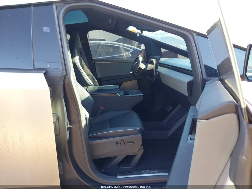 Tesla Cybertruck All-Wheel Drive, снимка 5 - Автомобили и джипове - 53934001