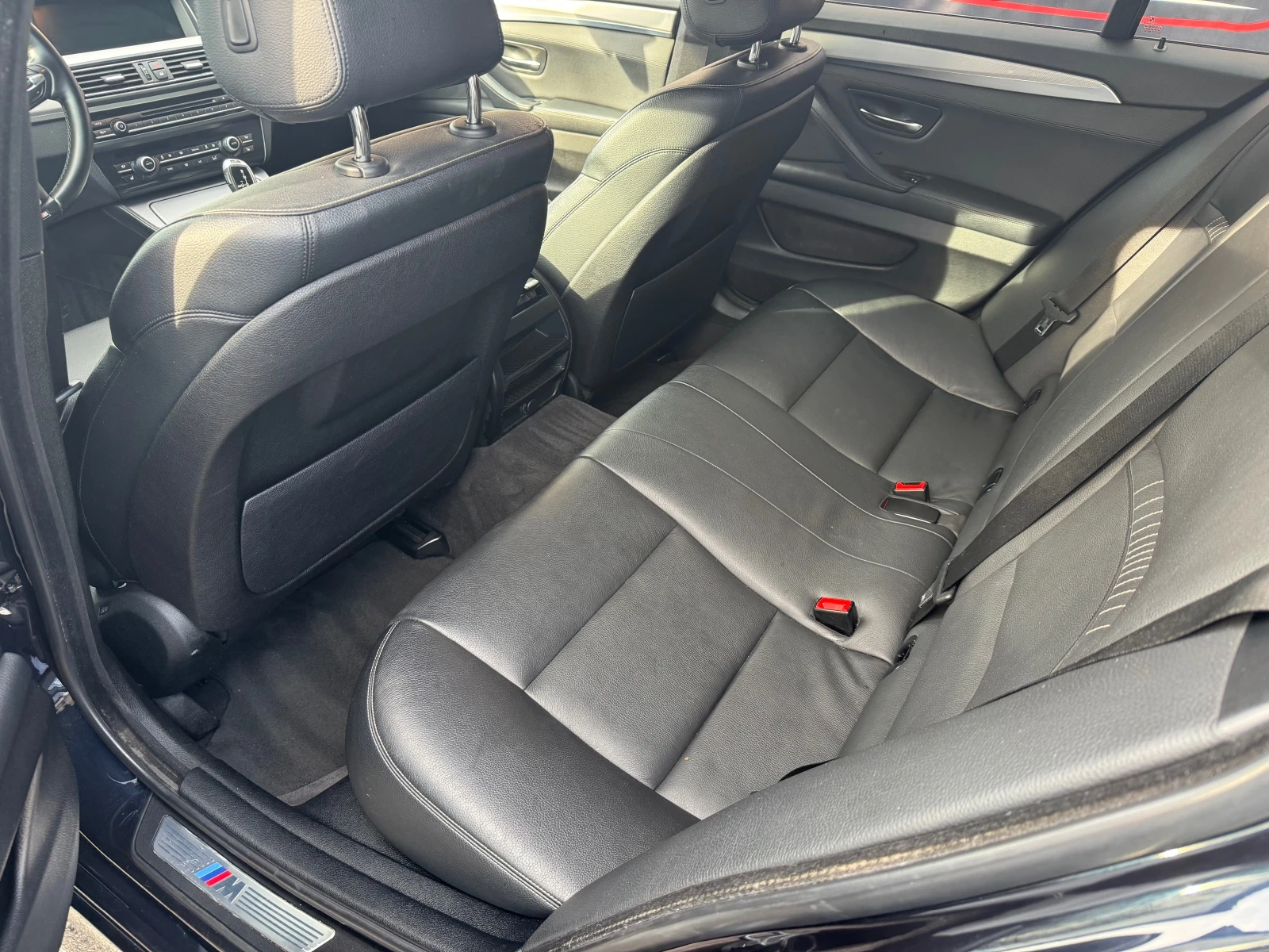 BMW 530 Face M-Pack Shadowline Keyless Panorama -Швейцария, снимка 11 - Автомобили и джипове - 54116209