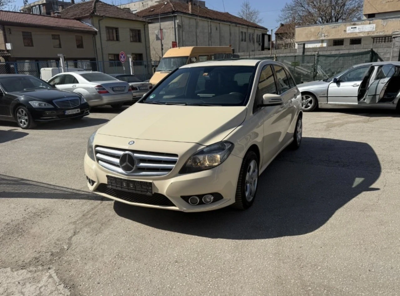 Mercedes-Benz B 180, снимка 4 - Автомобили и джипове - 54131913