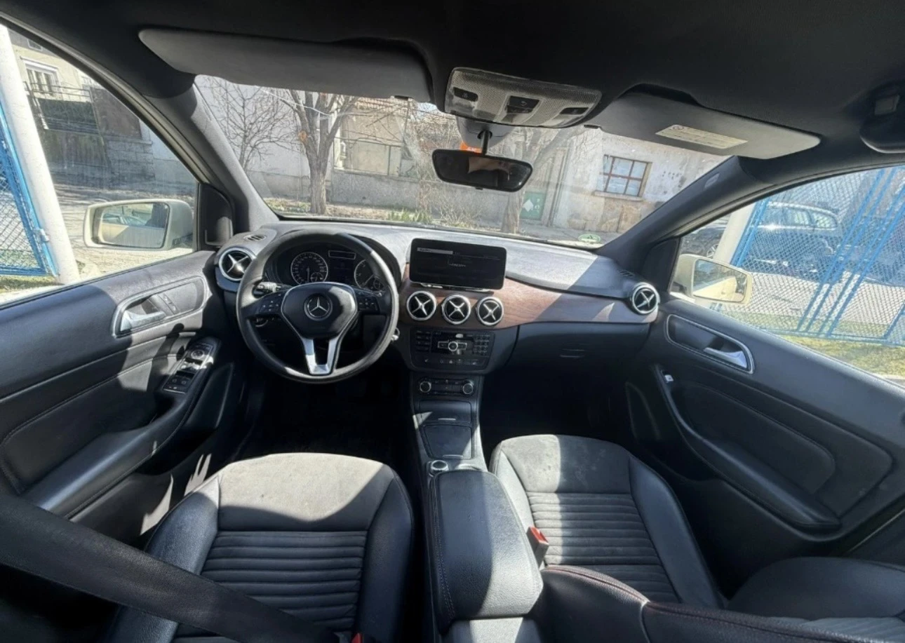 Mercedes-Benz B 180, снимка 5 - Автомобили и джипове - 54131913