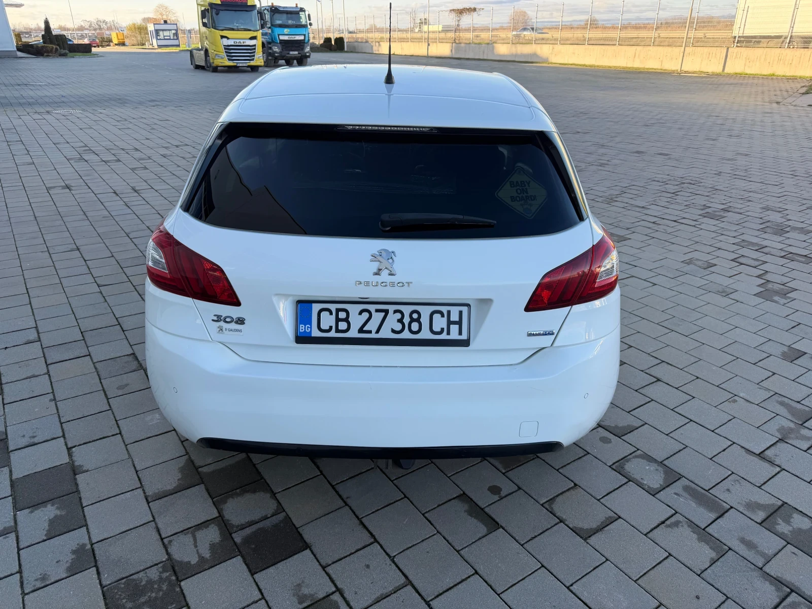 Peugeot 308 T9 1.6 Blue HDI, снимка 8 - Автомобили и джипове - 54217286