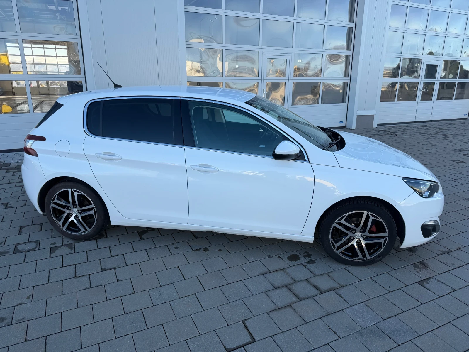 Peugeot 308 T9 1.6 Blue HDI, снимка 6 - Автомобили и джипове - 54217286