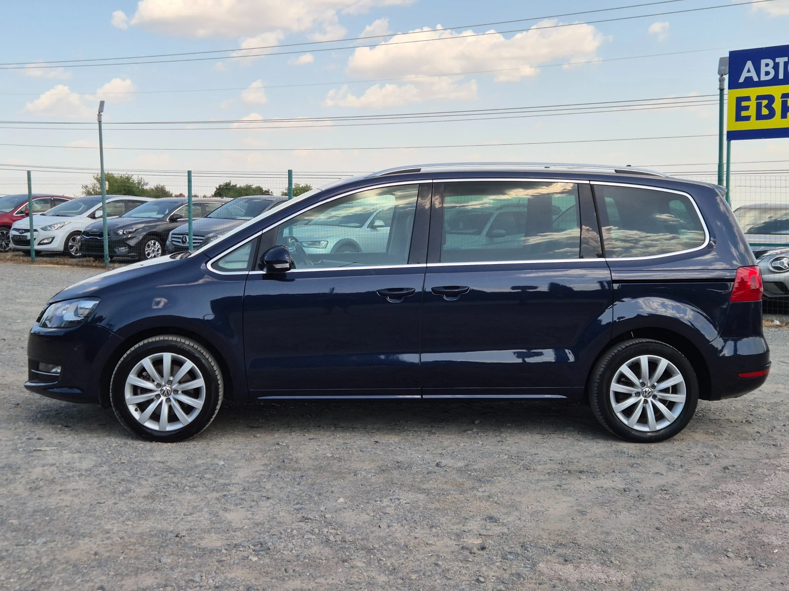 VW Sharan 2.0TDI DSG 6+ 1, снимка 2 - Автомобили и джипове - 55090917