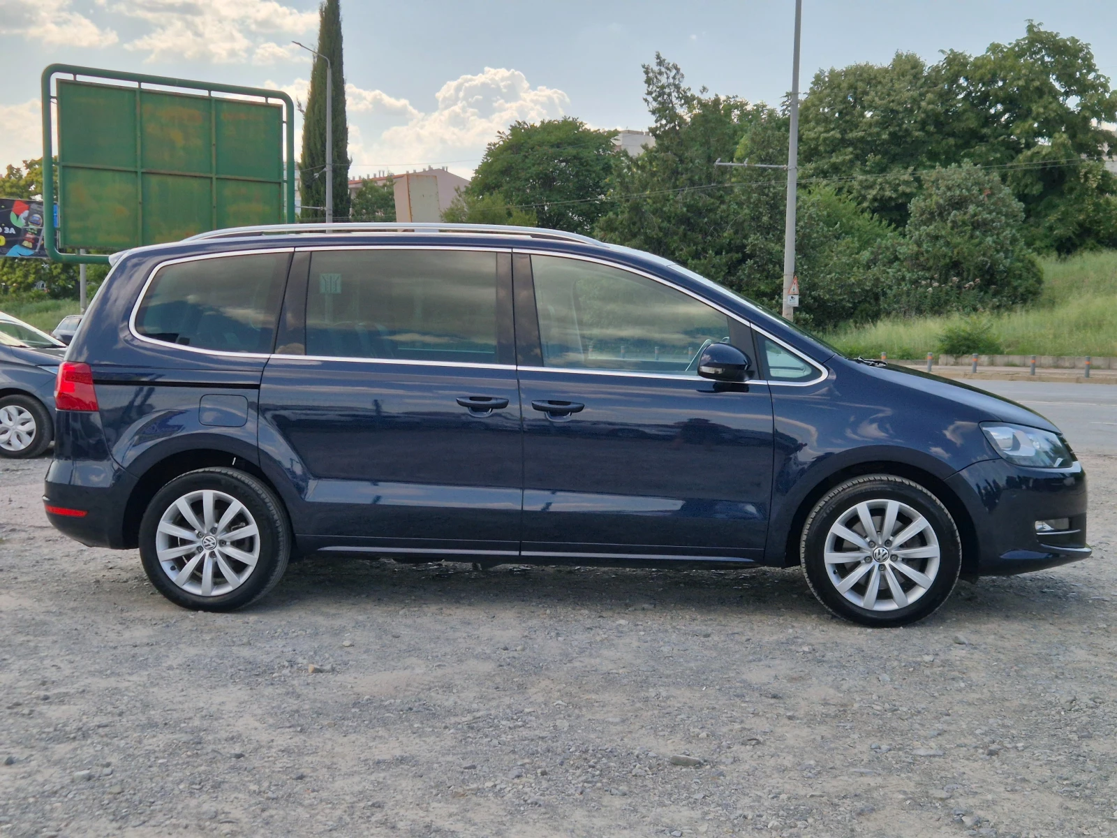 VW Sharan 2.0TDI DSG 6+ 1, снимка 6 - Автомобили и джипове - 55090917