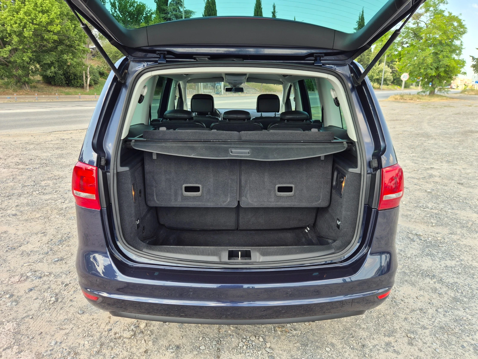 VW Sharan 2.0TDI DSG 6+ 1, снимка 12 - Автомобили и джипове - 55090917