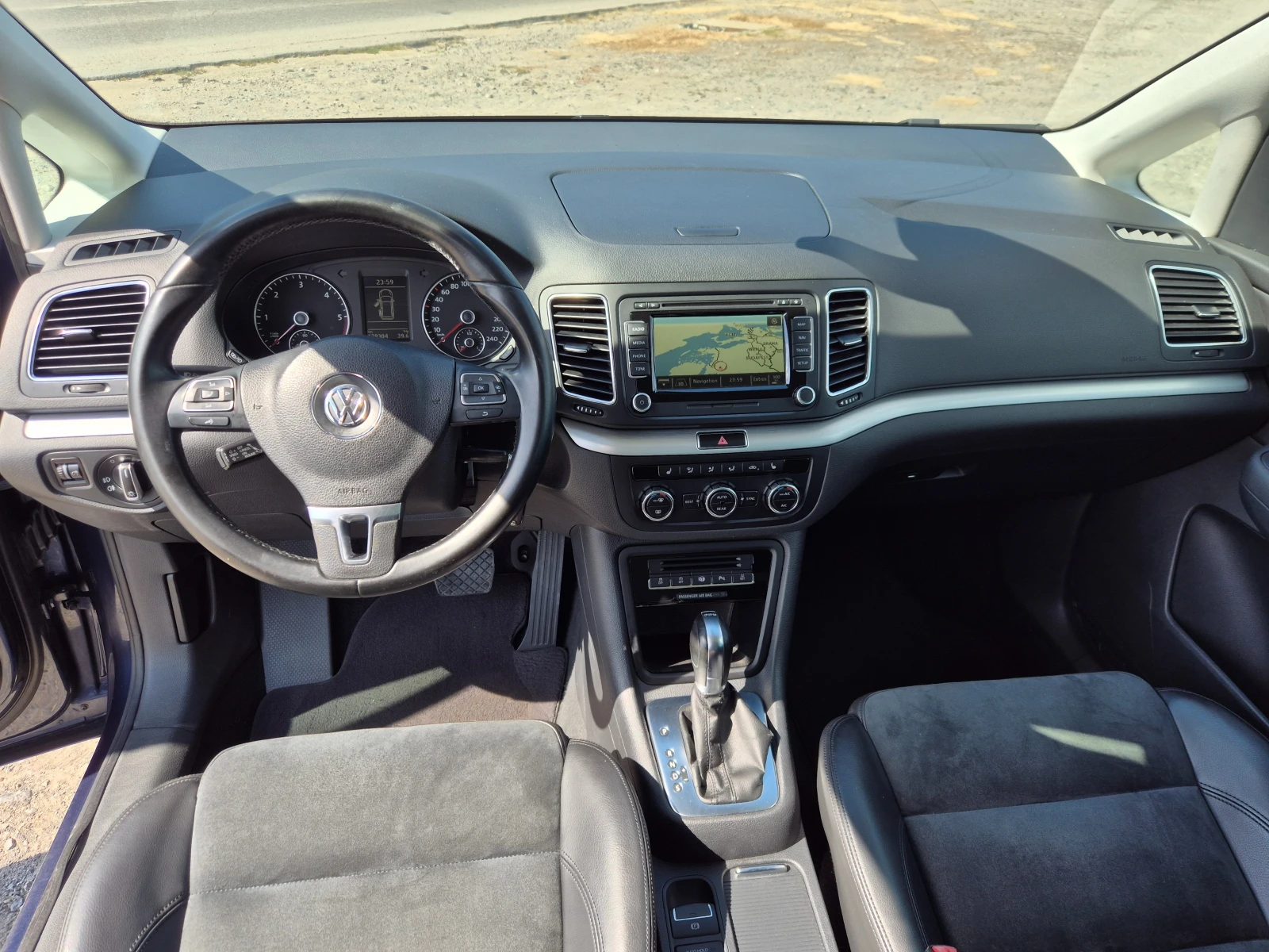 VW Sharan 2.0TDI DSG 6+ 1, снимка 14 - Автомобили и джипове - 55090917