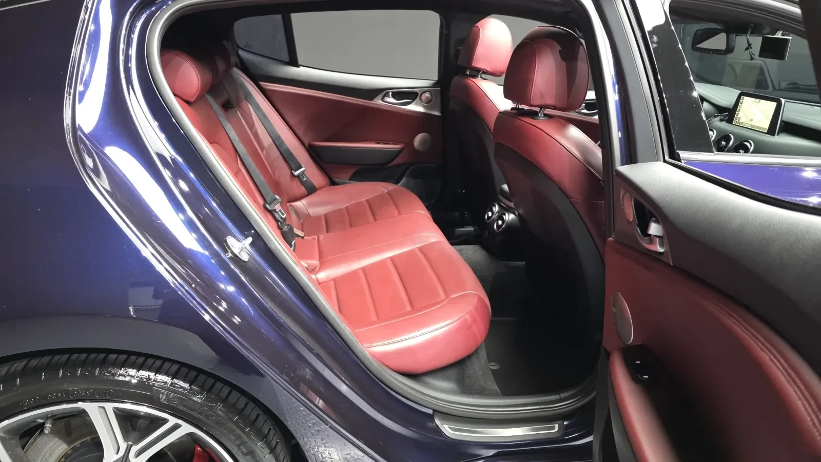 Kia Stinger * 3.3T AWD GT* , снимка 4 - Автомобили и джипове - 55146088