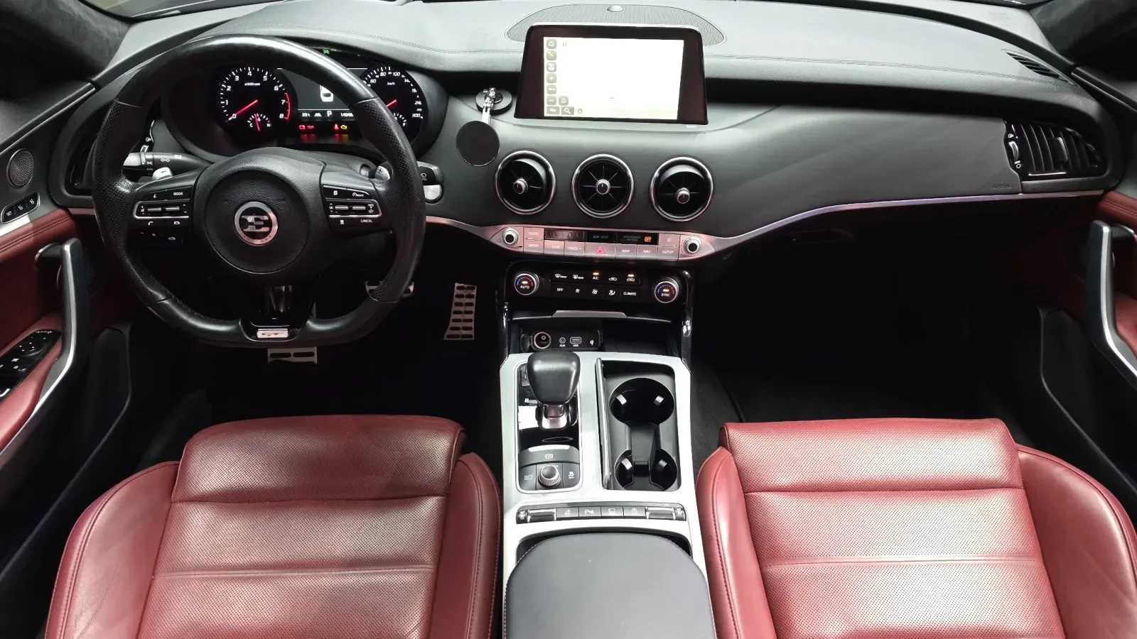 Kia Stinger * 3.3T AWD GT* , снимка 15 - Автомобили и джипове - 55146088